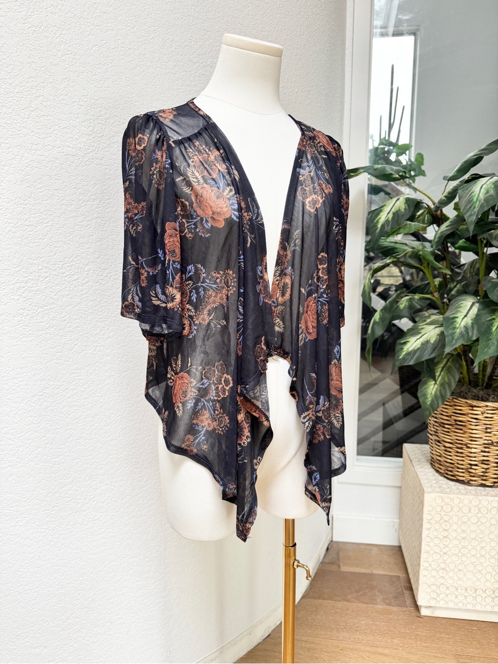 Love on a Hanger Boho Sheer Black Art Nouveau Floral Print Layering Top Blouse M